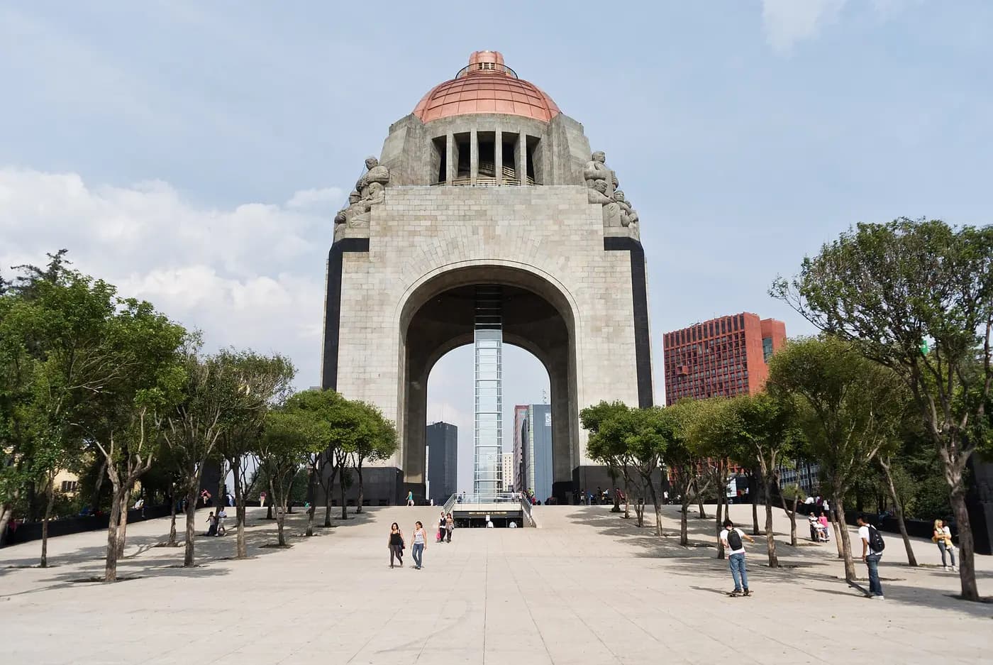 The domed Monumento a la Revolución rising over the Plaza de la República in Mexico City